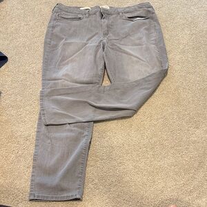 Universal Thread Women's Straight Leg Jeans in Gray